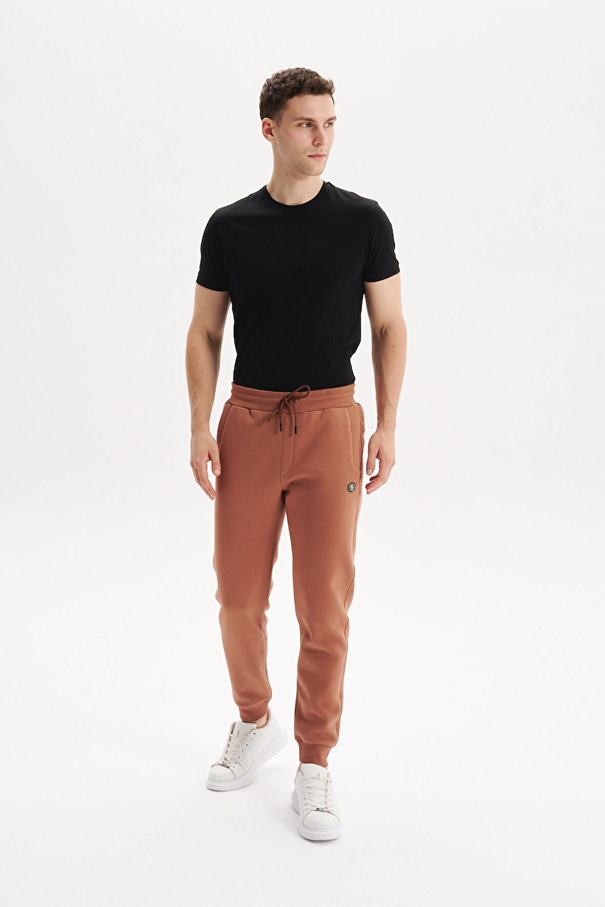 Arma Erkek Regular Fit 3 İplik Kumaş Dar Paça Eşofman Altı – Lastikli Bel, Günlük ve Spor Kombinler İçin %70 Pamuk %30 Polyester K30174681502 