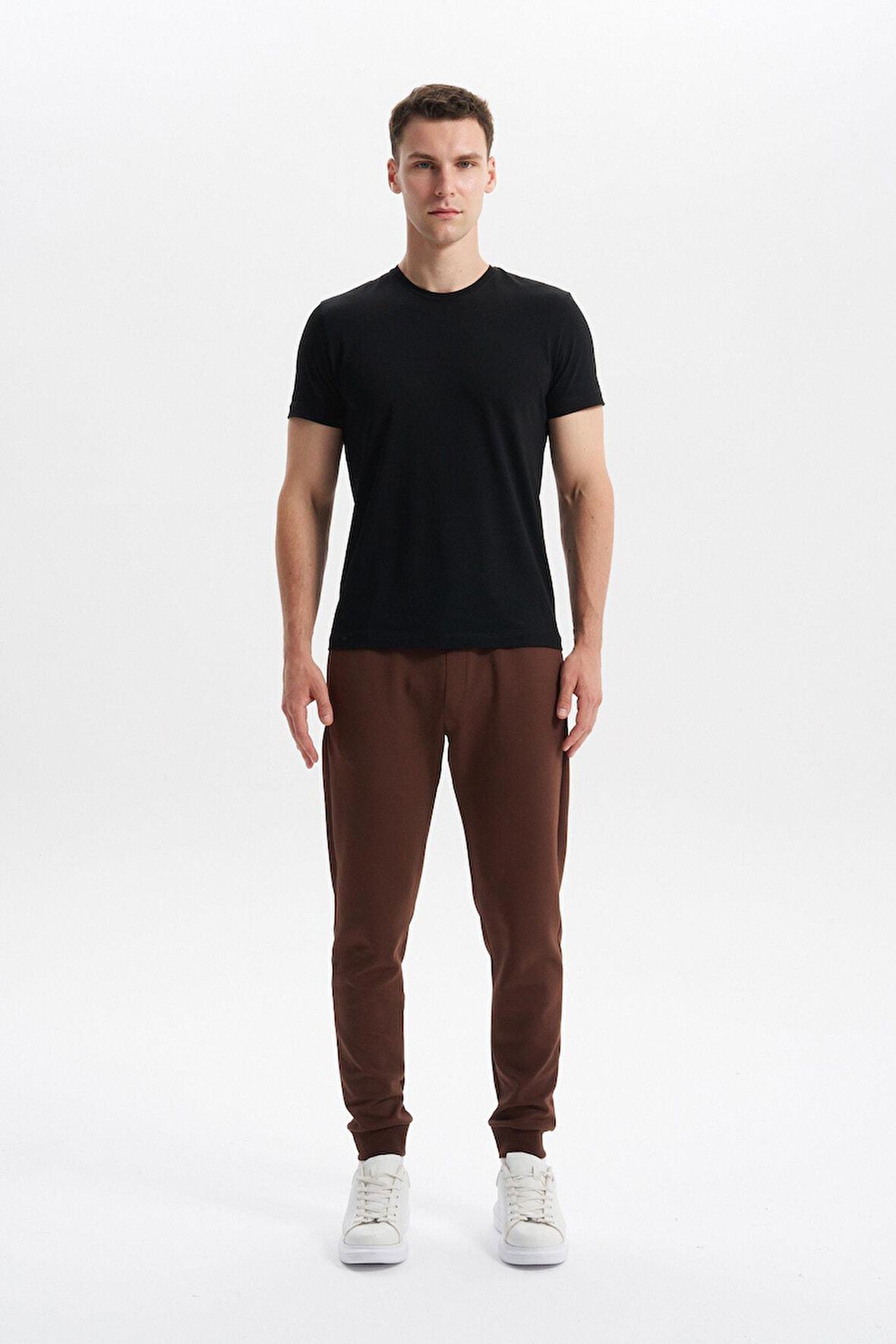 Arma Erkek Slim Fit Basic Interlok Dar Paça Eşofman Altı Arka ve Ön Cepler Gizli Fermuarlı %80 Pamuk %14 Polyester %6 Elastane K30174998802 