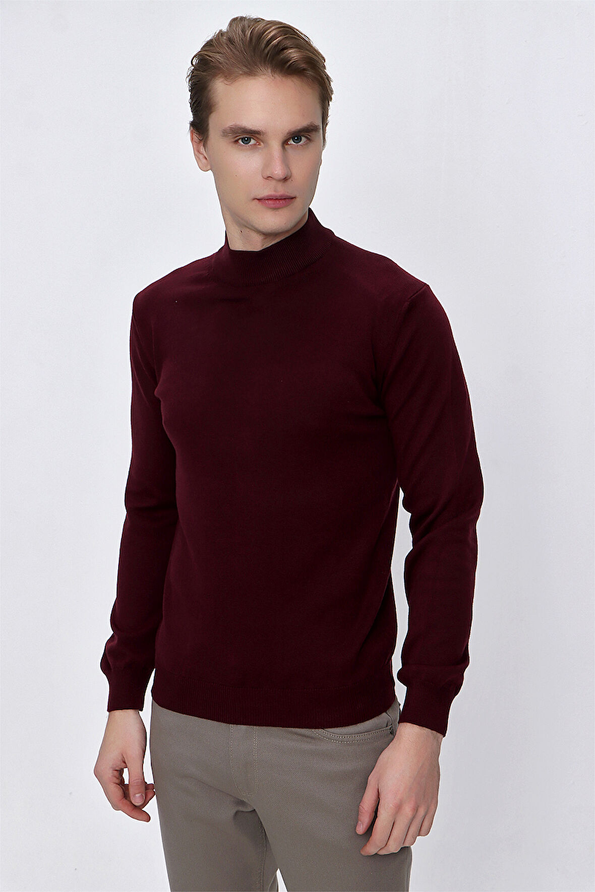 Basic Dinamik Fit Rahat Kesim Yarım Balıkçı Yaka Triko Kazak