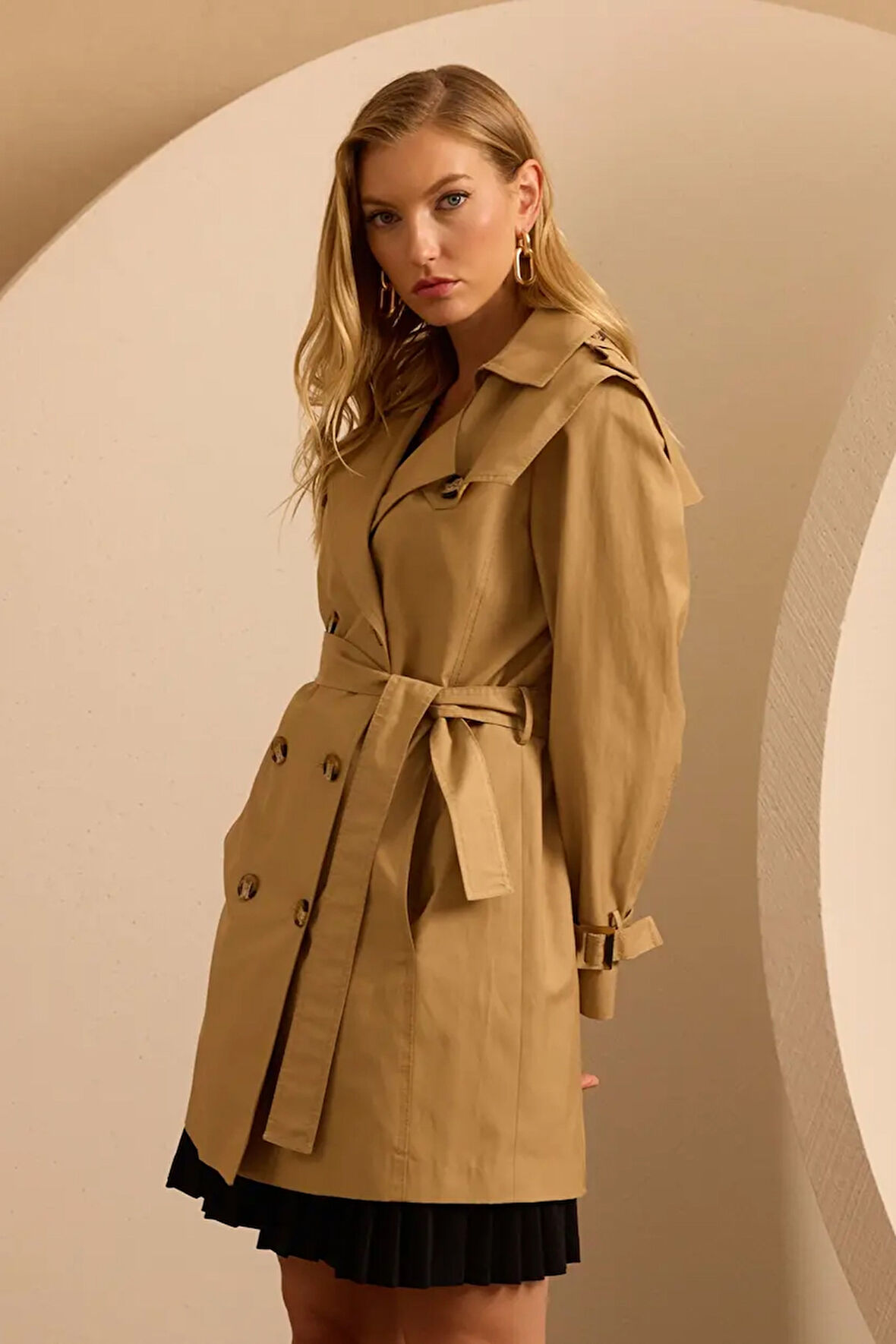 Kadın Kuşaklı Düğmeli Trençkot - Camel | 38