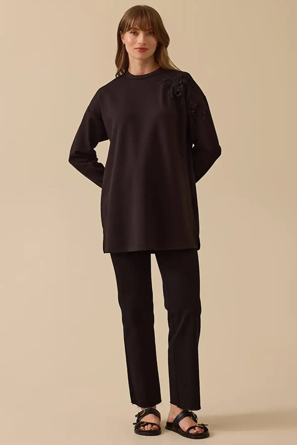 Kadın İşlemeli Omuz Detaylı Uzun Sweatshirt - Siyah | L