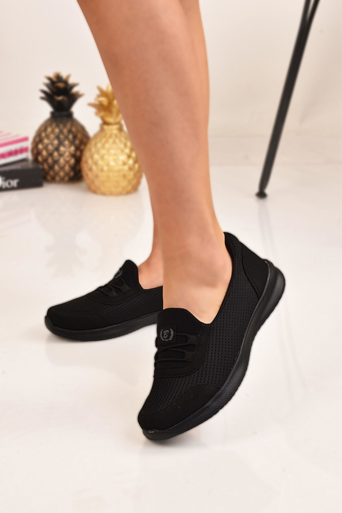  Kadın Siyah Bağcık Detaylı Anne Ayakkabısı Günlük Ayakkabı Babet