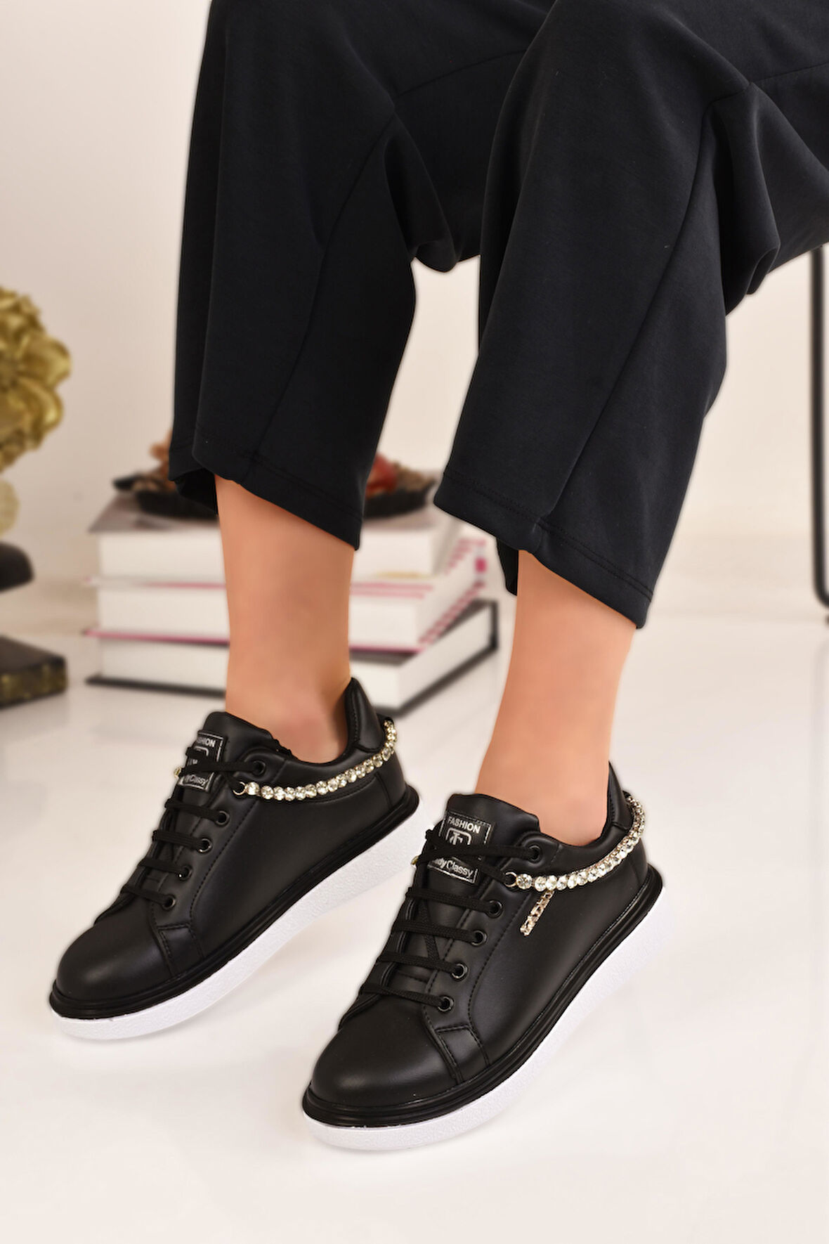 Kadın Basic Zincir Detaylı Spor Ayakkabı Sneaker