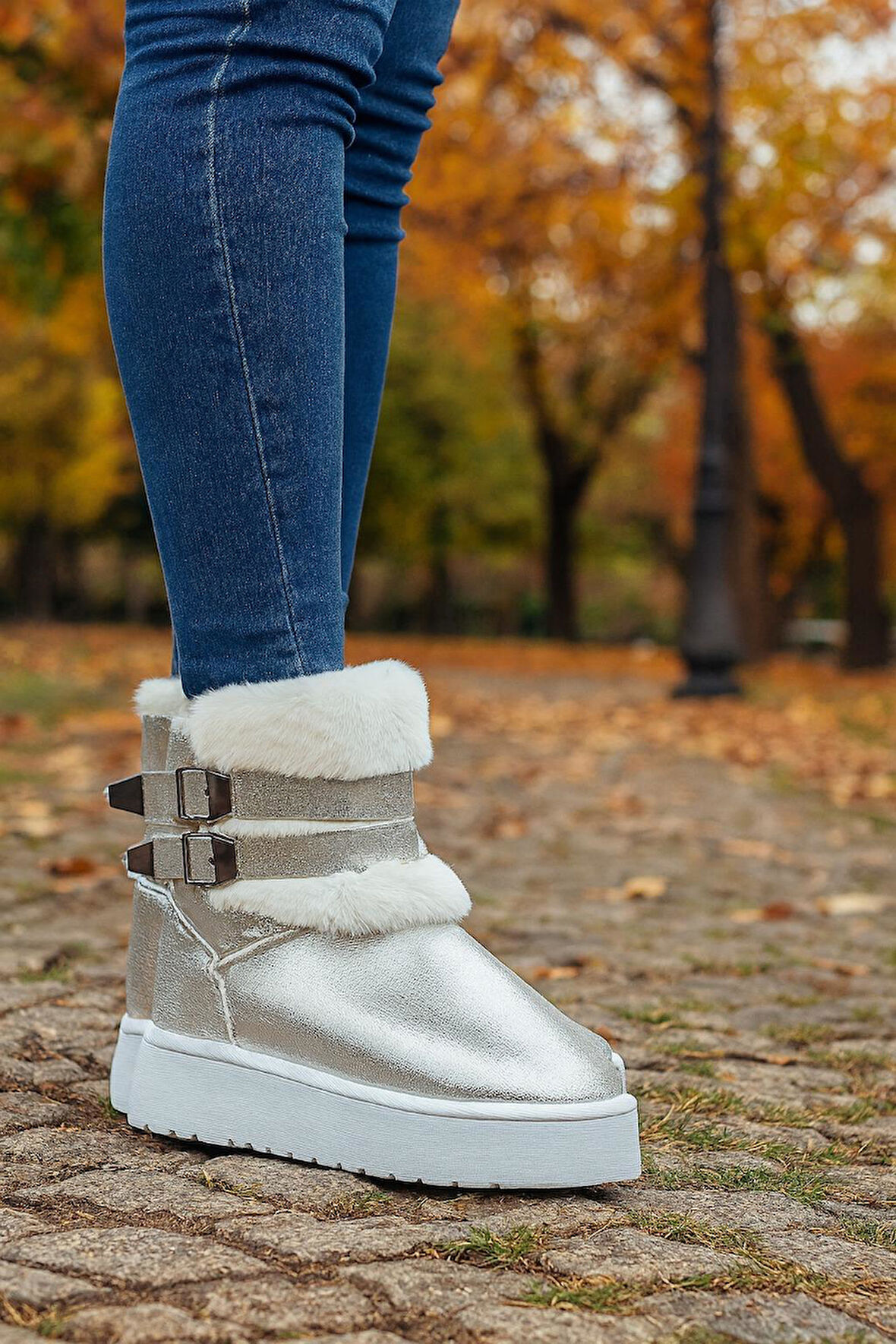 Çift Tokalı KalınTaban Kadın Bot