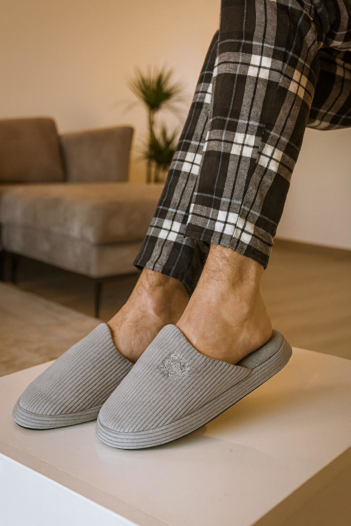 Unisex Nakışlı Kadife Fitilli Desen Rahat Yumuşak Tabanlı İçi Kürklü Terlik