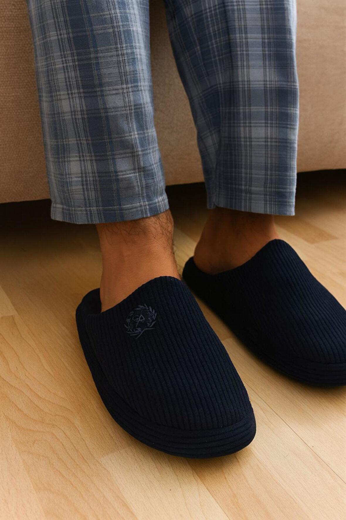 Unisex Nakışlı Kadife Fitilli Desen Rahat Yumuşak Tabanlı İçi Kürklü Terlik