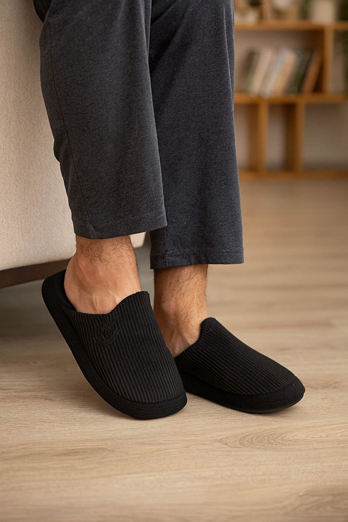 Unisex Nakışlı Kadife Fitilli Desen Rahat Yumuşak Tabanlı İçi Kürklü Terlik