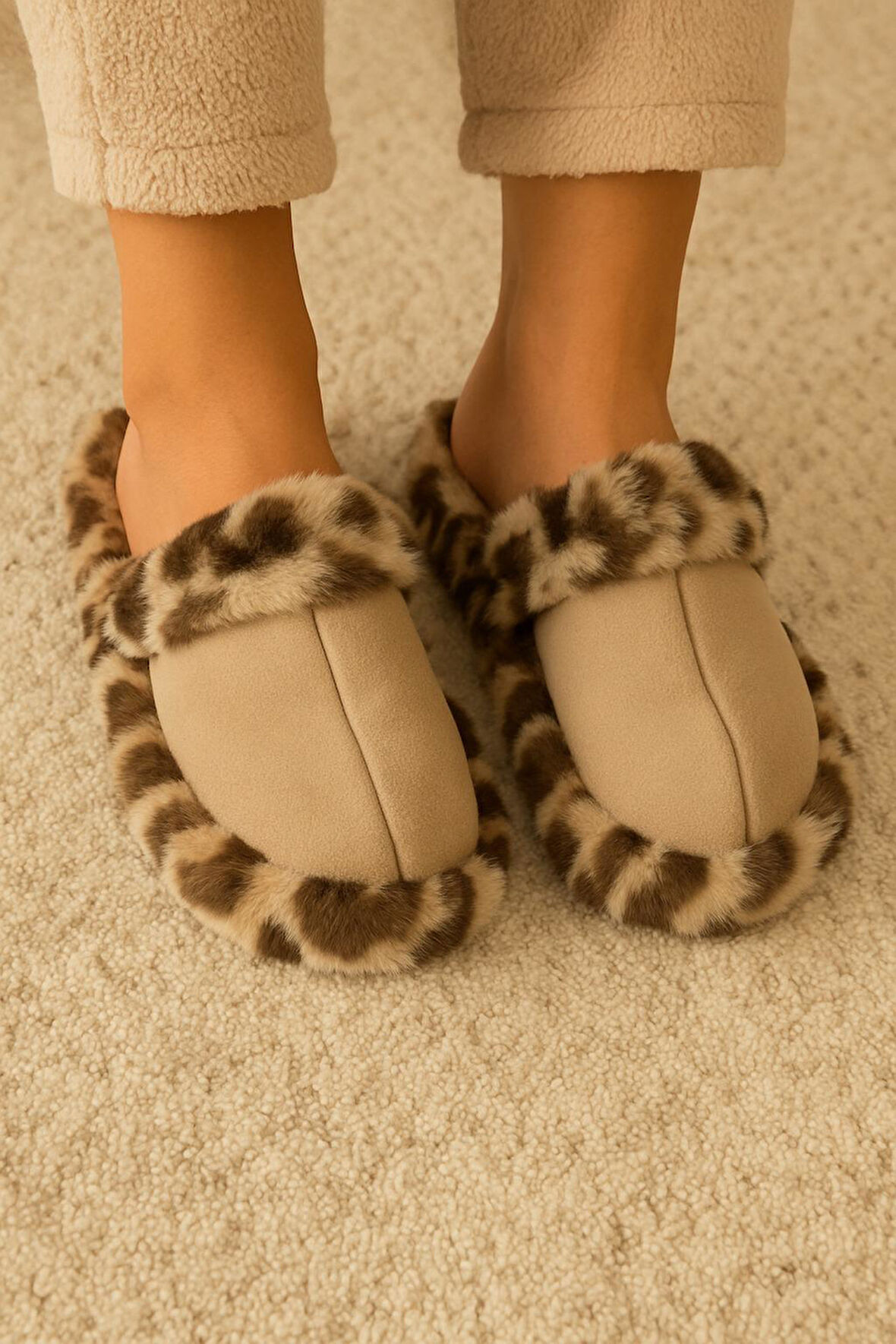 Leopar Desenli Kışlık Sessiz Ev Terliği