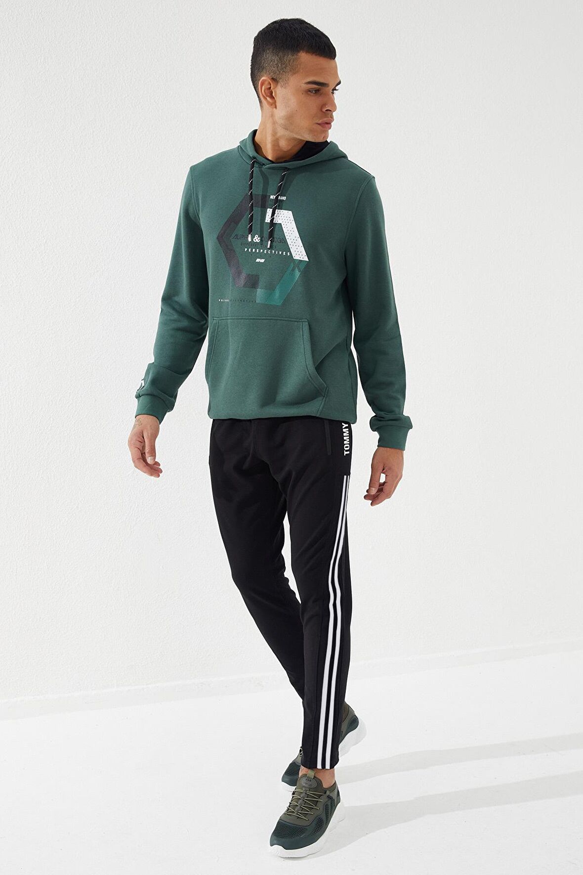 Siyah - Beyaz Baskılı Çift Şeritli Slim Fit Jogger Erkek Eşofman Alt - 84780 | XS