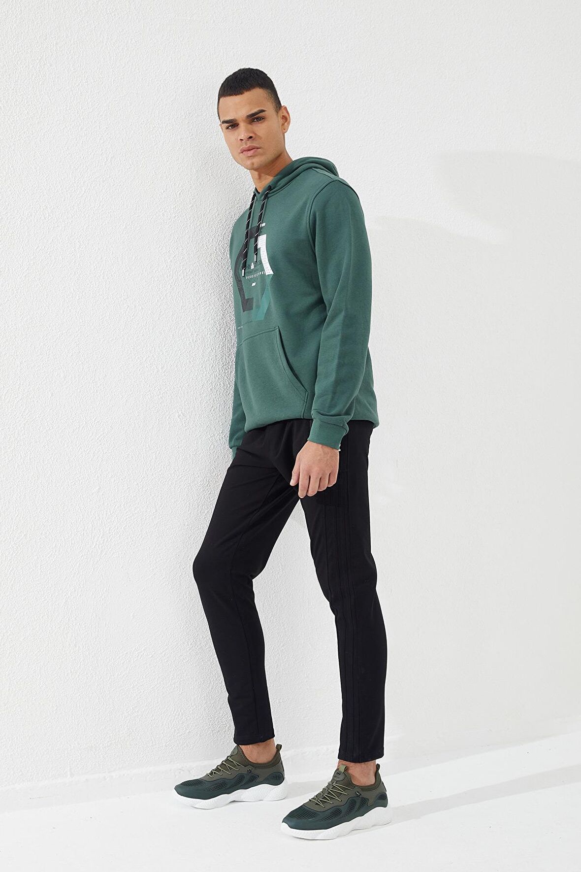 Yeşil Geometrik Baskılı Standart Kalıp Kapüşonlu Erkek Sweatshirt - 87870 | S