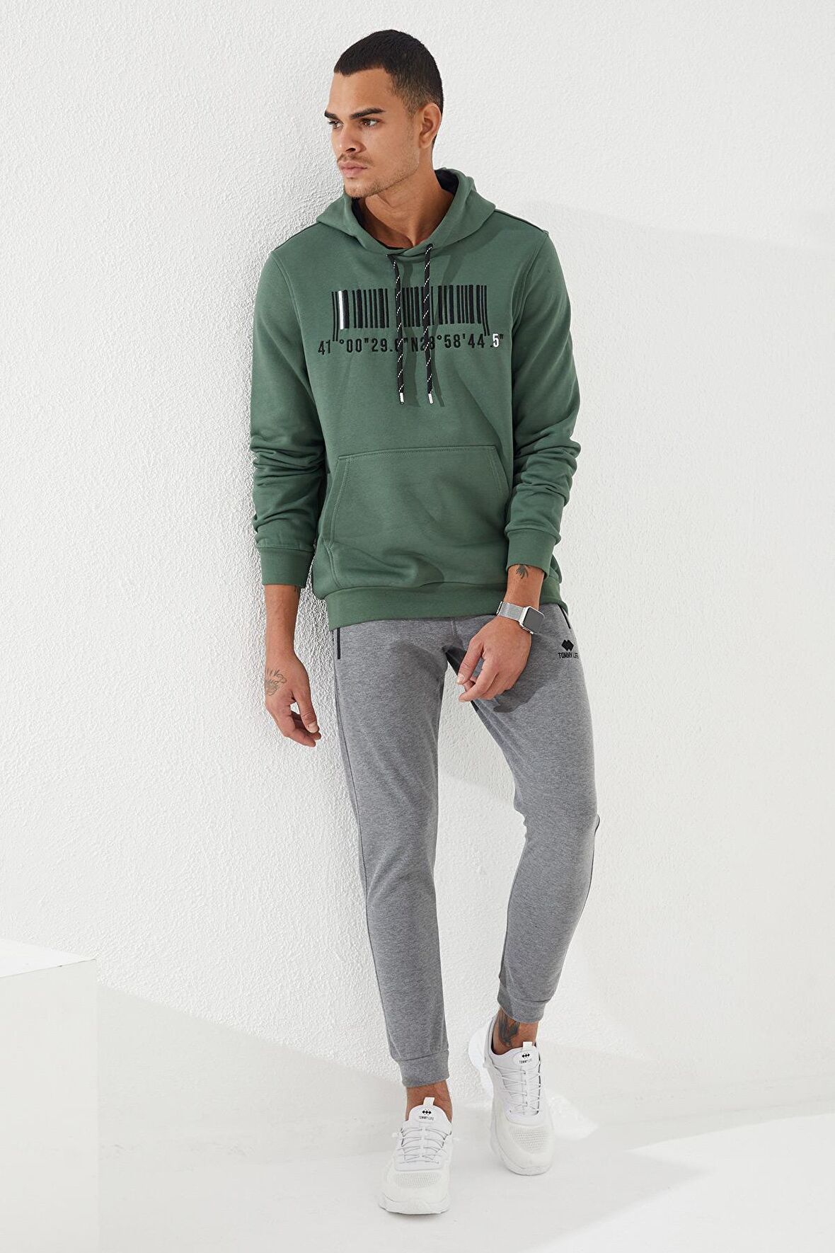 Yeşil Nakışlı Kanguru Cep Standart Kalıp Kapüşonlu Erkek Sweatshirt - 87839 | S