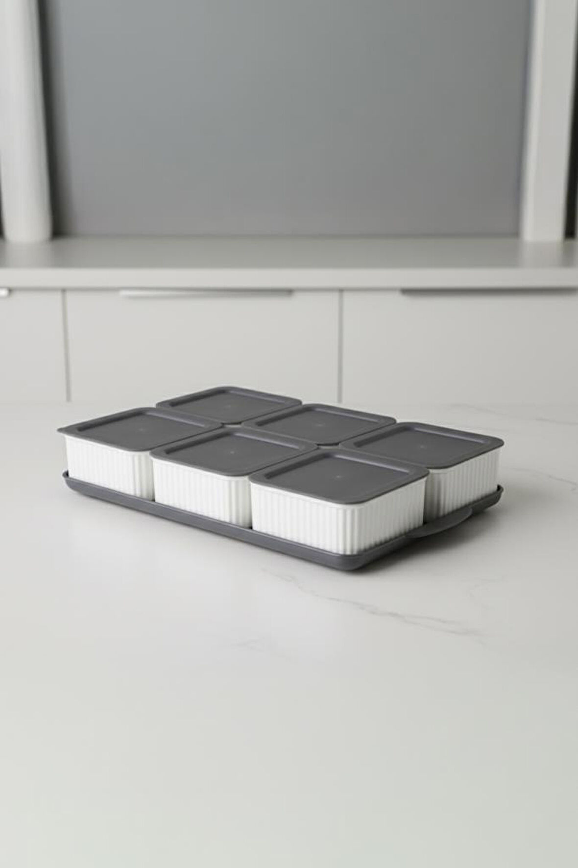 Atbyhome Valverdi - 6'lı 13 Parça Plastik Kahvaltılık Kahvaltı Seti Sunum Seti Gri Tepsili