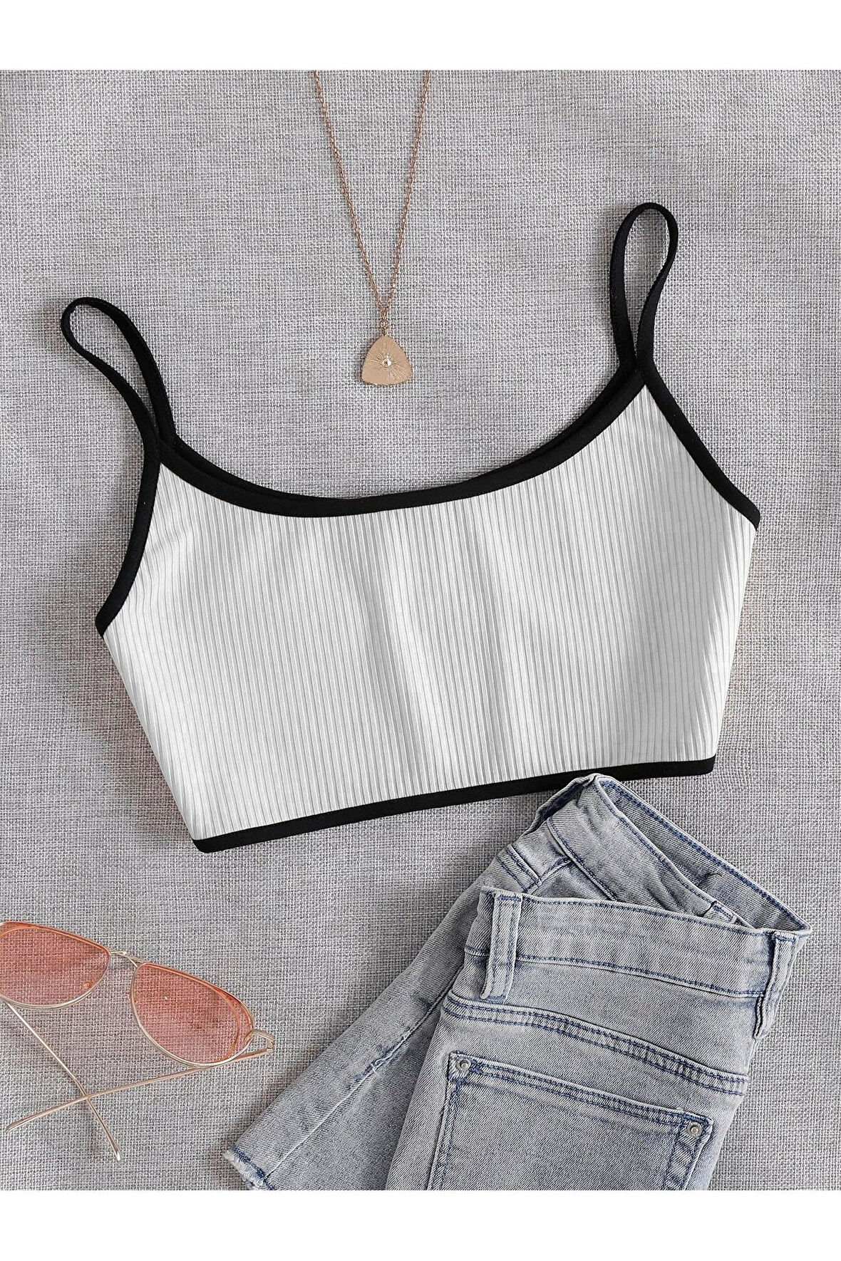 Bisiklet Yaka Askılı Beyaz Renk Fitilli Crop Top Büstiyer