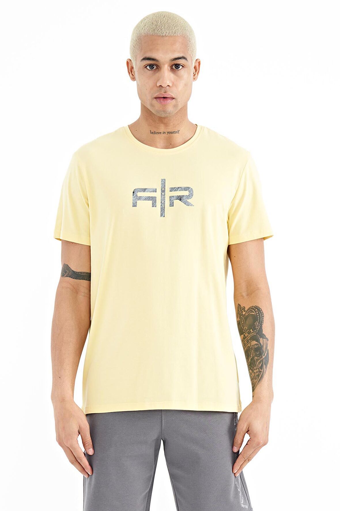 Sarı Yazı Baskılı O Yaka Standart Kalıp Erkek T-Shirt - 88206 | M