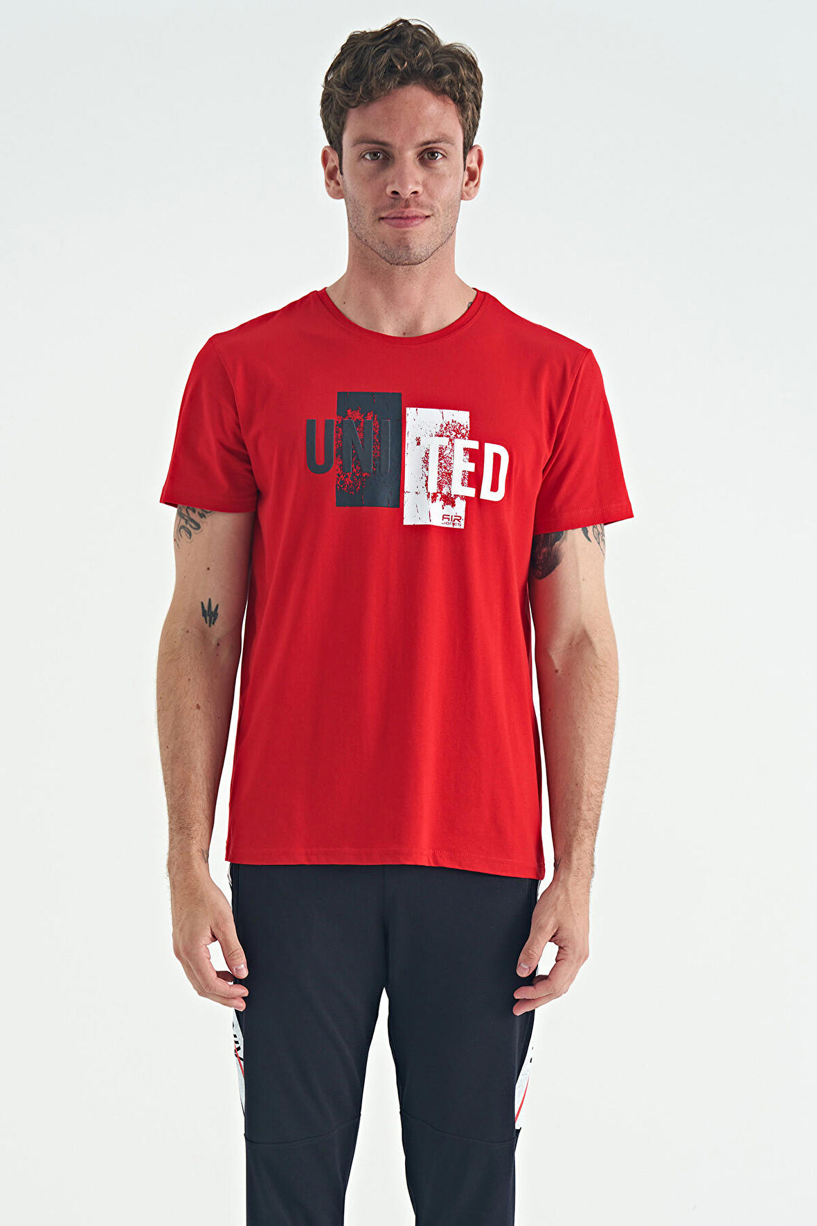 Kırmızı Baskı Detaylı O Yaka Standart Kalıp Erkek T-Shirt - 88218 | M