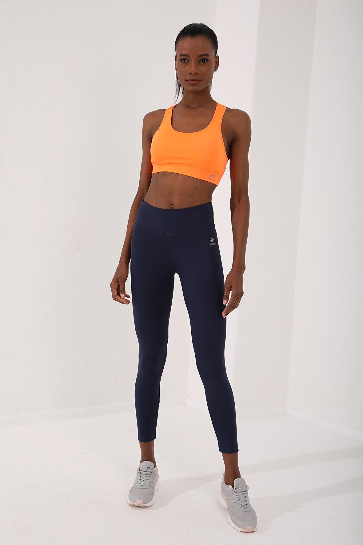 Tommy Life Neon Oranj Sırt Detaylı Dar Kalıp U Yaka Kadın Spor Büstiyer - 97120 | M