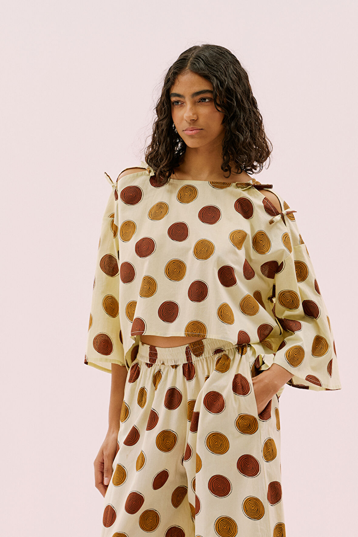 Cut Out Omuz Detaylı Bluz Standart Renk