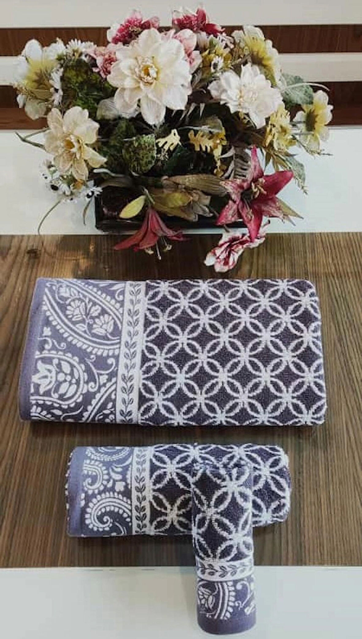 (El ve yüz Havlusu Hediyeli) (1adet) Bukle Coton 70x140 cm. Banyo havlusu