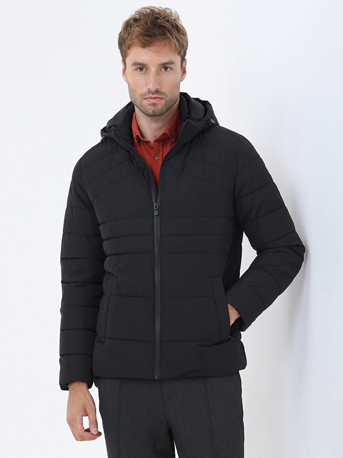 Siyah Regular Fit Kapüşonlu Casual Dokuma Mont