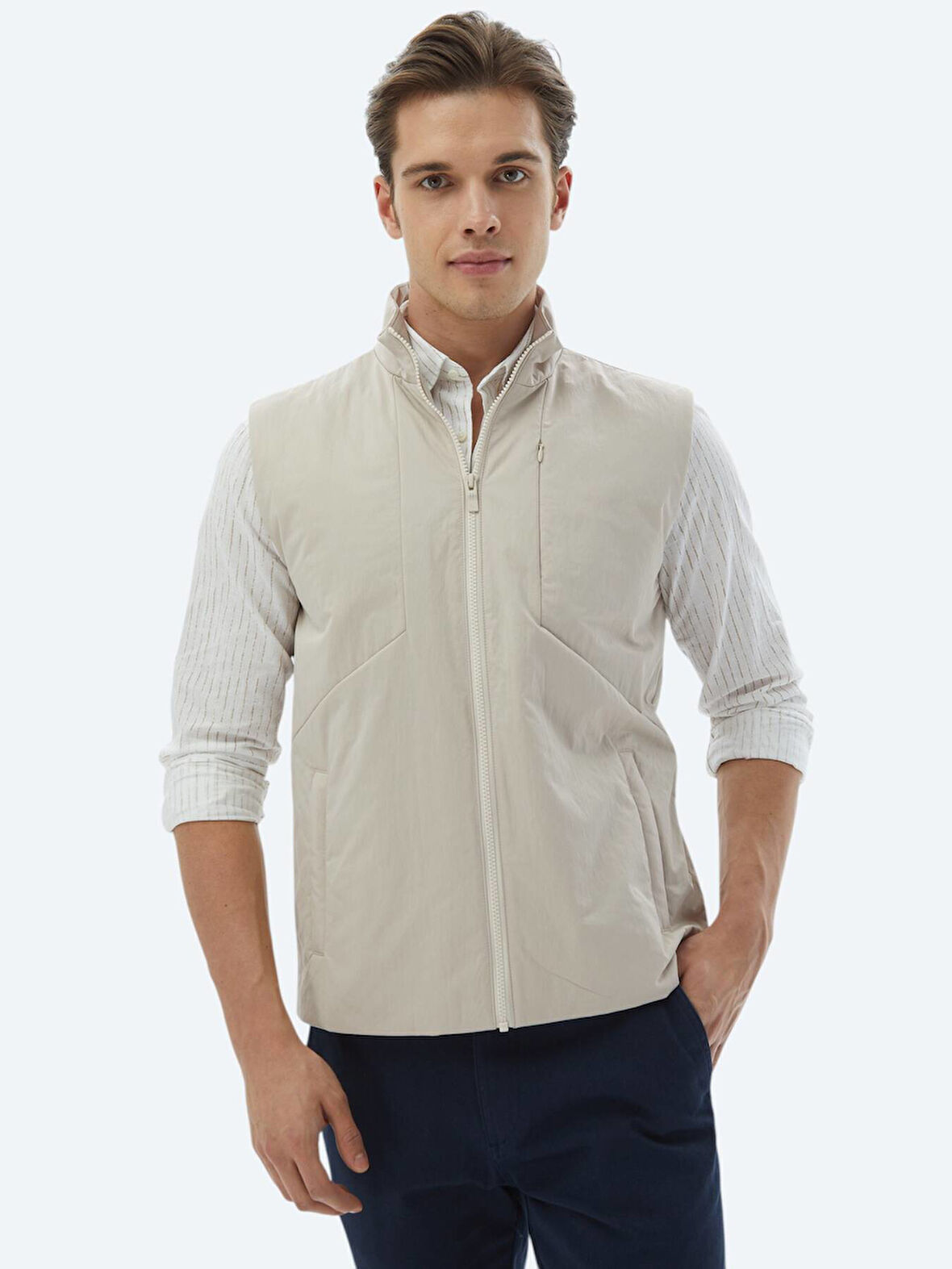 Ekru Regular Fit Dik Yaka Casual Dokuma Spor Yelek