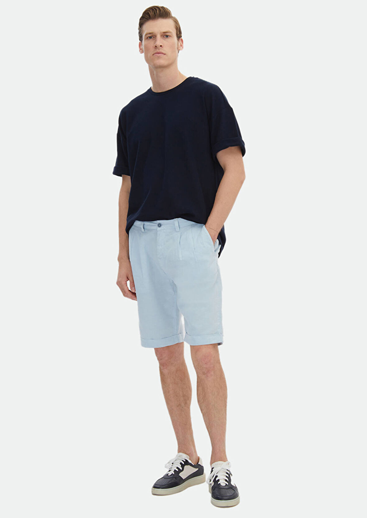 Açık Mavi Düz Dokuma Carrot Fit Casual %100 Pamuk Bermuda