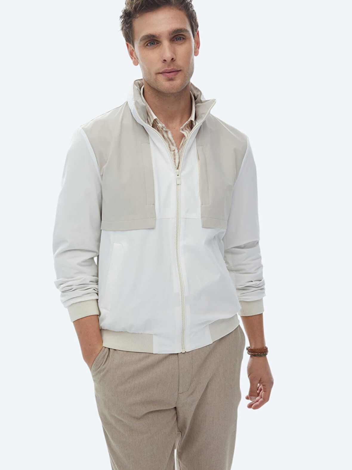 Beyaz Regular Fit Kapüşonlu Casual Dokuma Mont