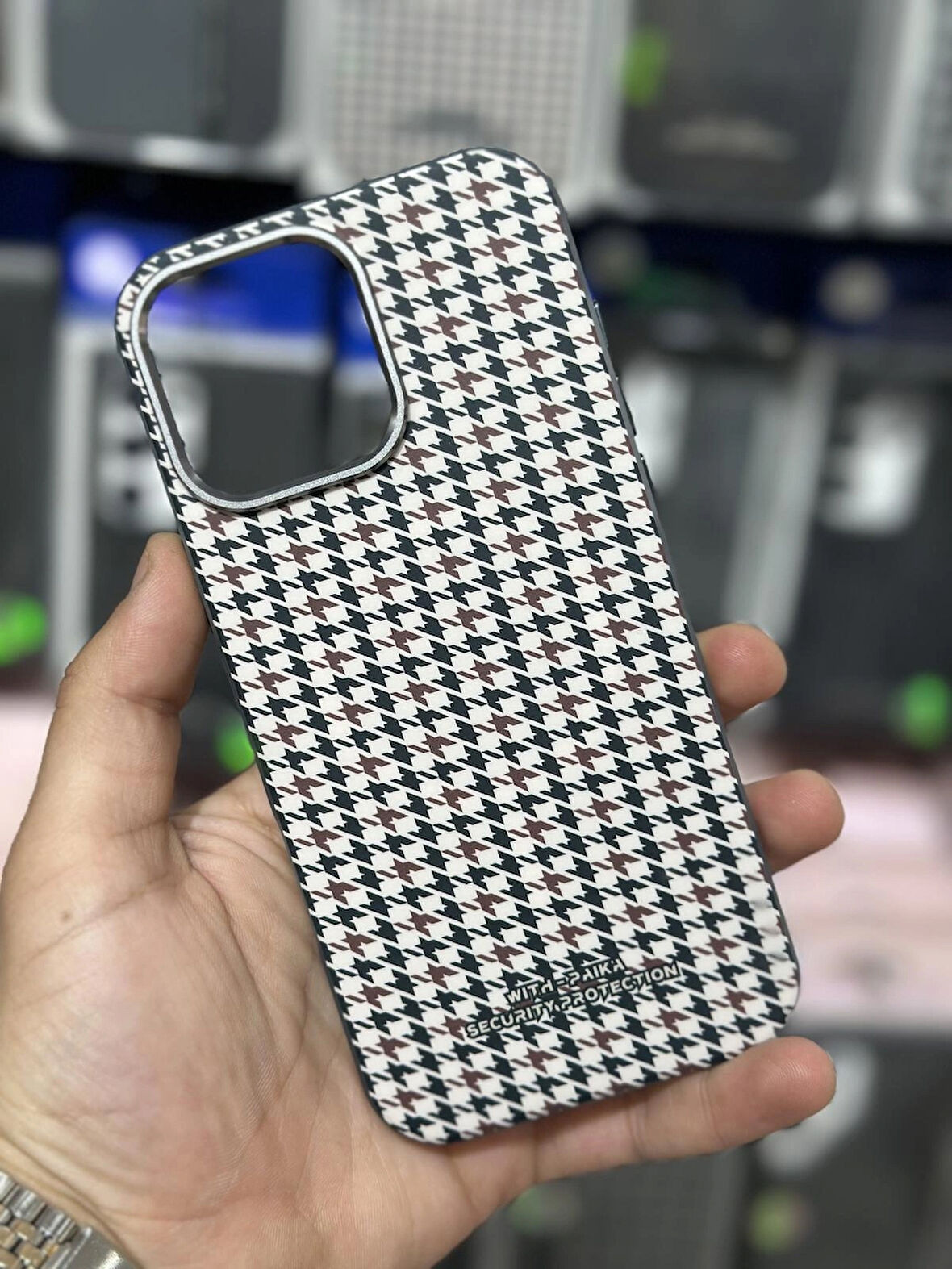 ROSE TEKNOLOJİ İPHONE 16 PROMAX MAGSEFE DESTEKLİ KARBON YÜZEYLİ VİOLET KILIF