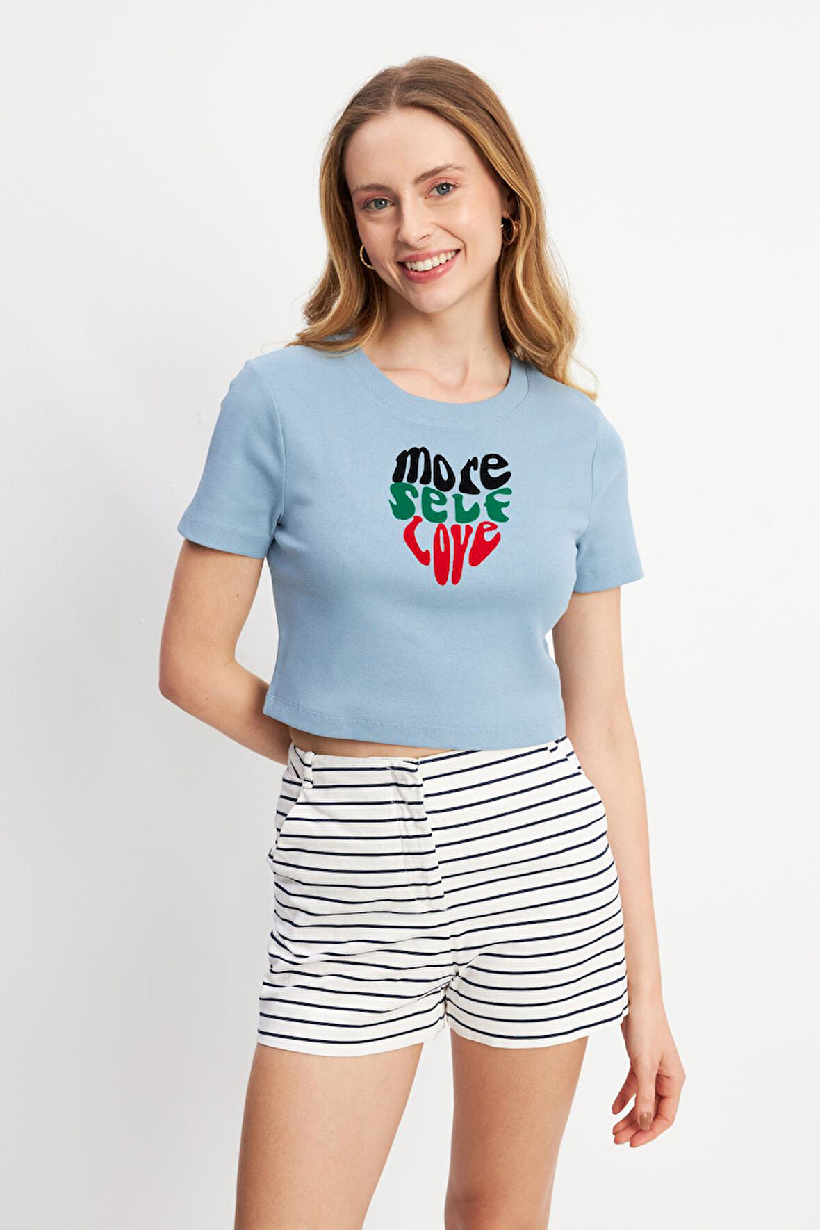 Kalp Desenli More Self Love Yazılı Açık Mavi Crop T-shirt