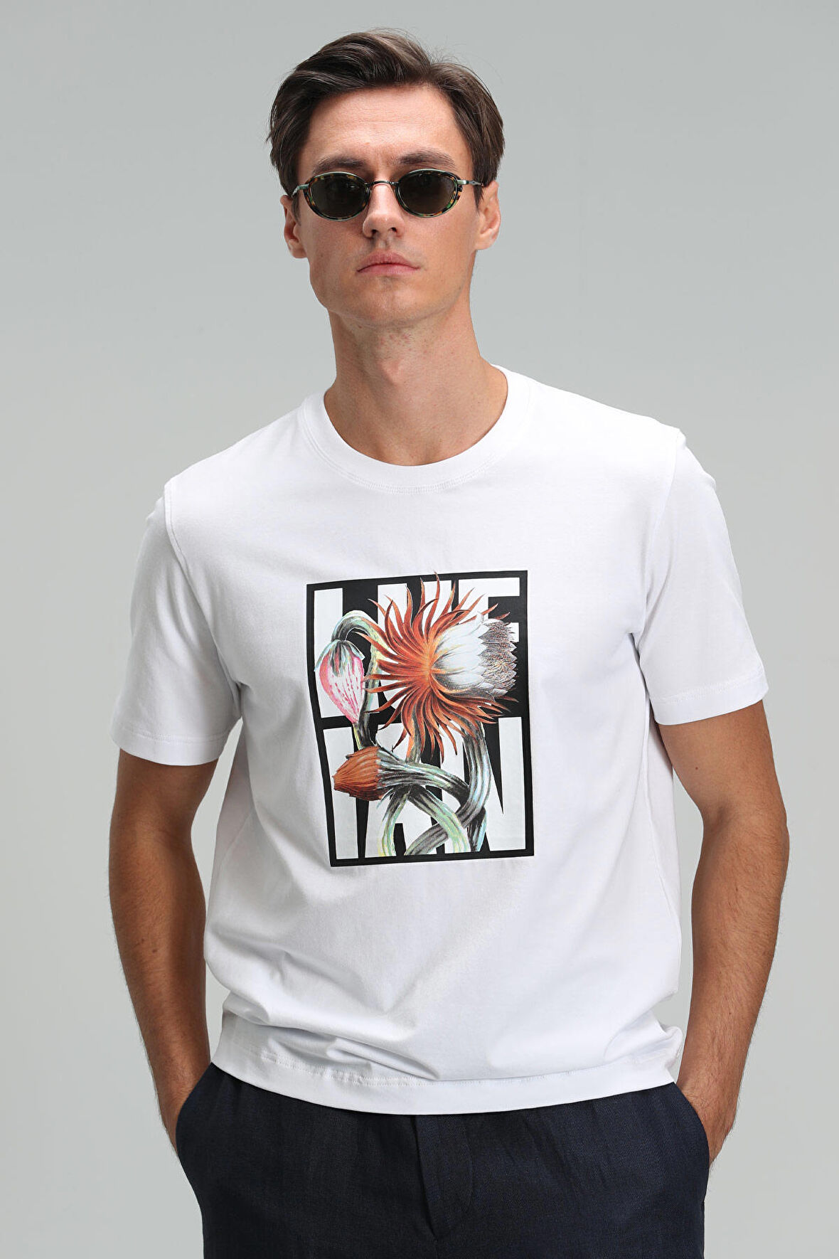 Blake Modern Grafik T- Shirt Beyaz