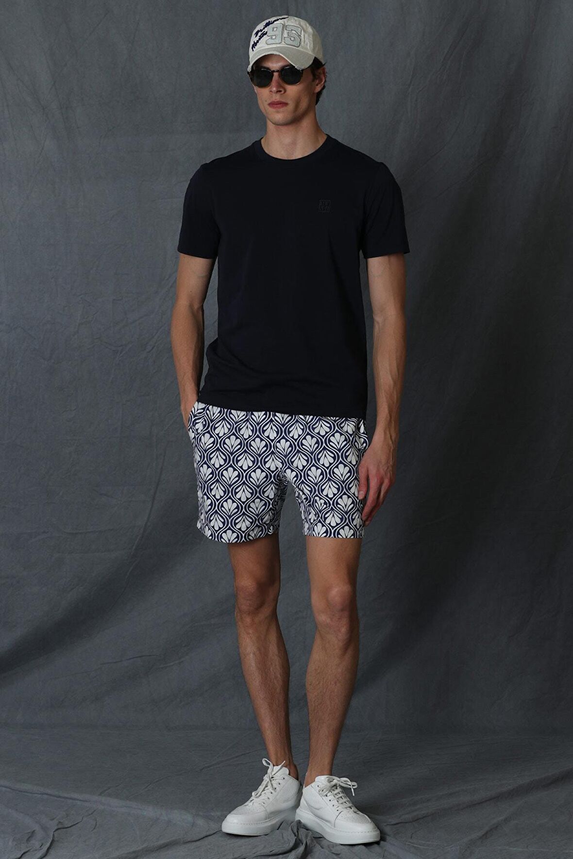 Pablo Modern Grafik T- Shirt Siyah