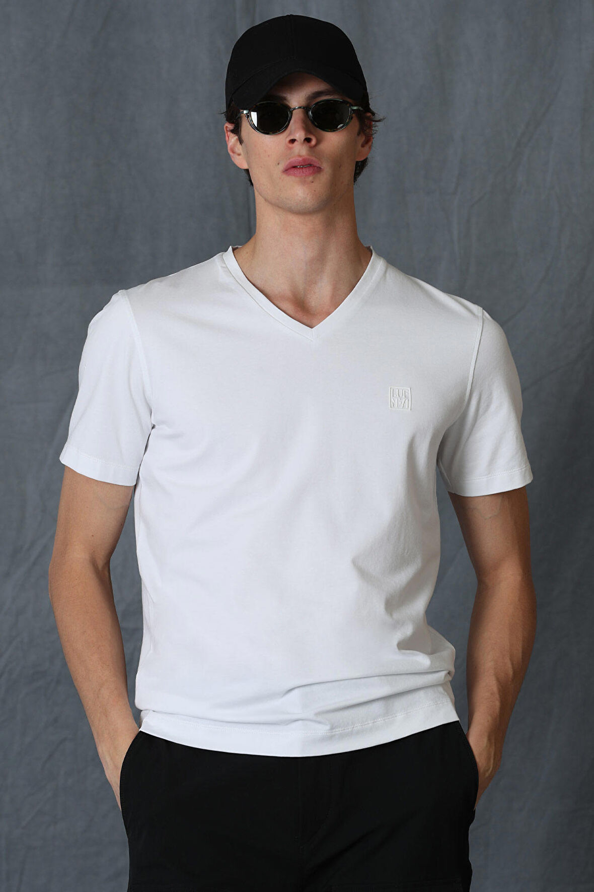 Tuna Modern Grafik T- Shirt Beyaz