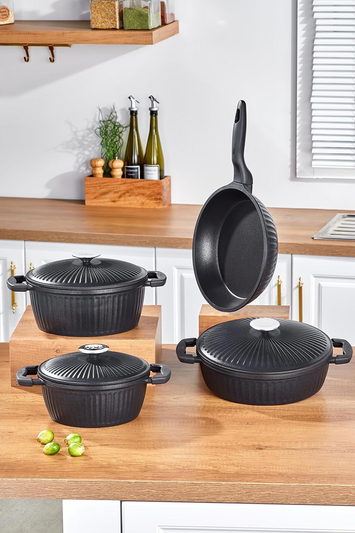 Taç Valeriya 7 Parça Tencere Tava Seti Siyah