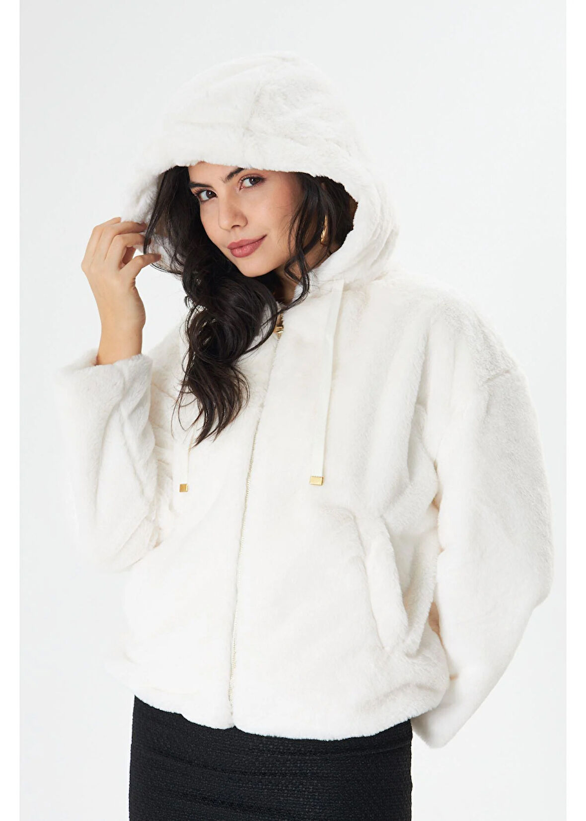 Etek Ucu Lastikli Kapüşonlu Peluş Mont 