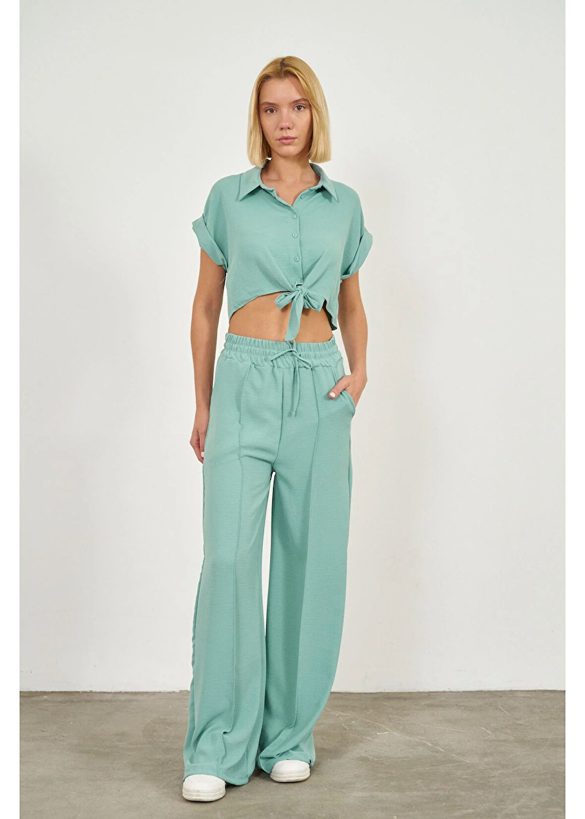 Önden Bağlamalı Kısa Aerobin Gömlek 