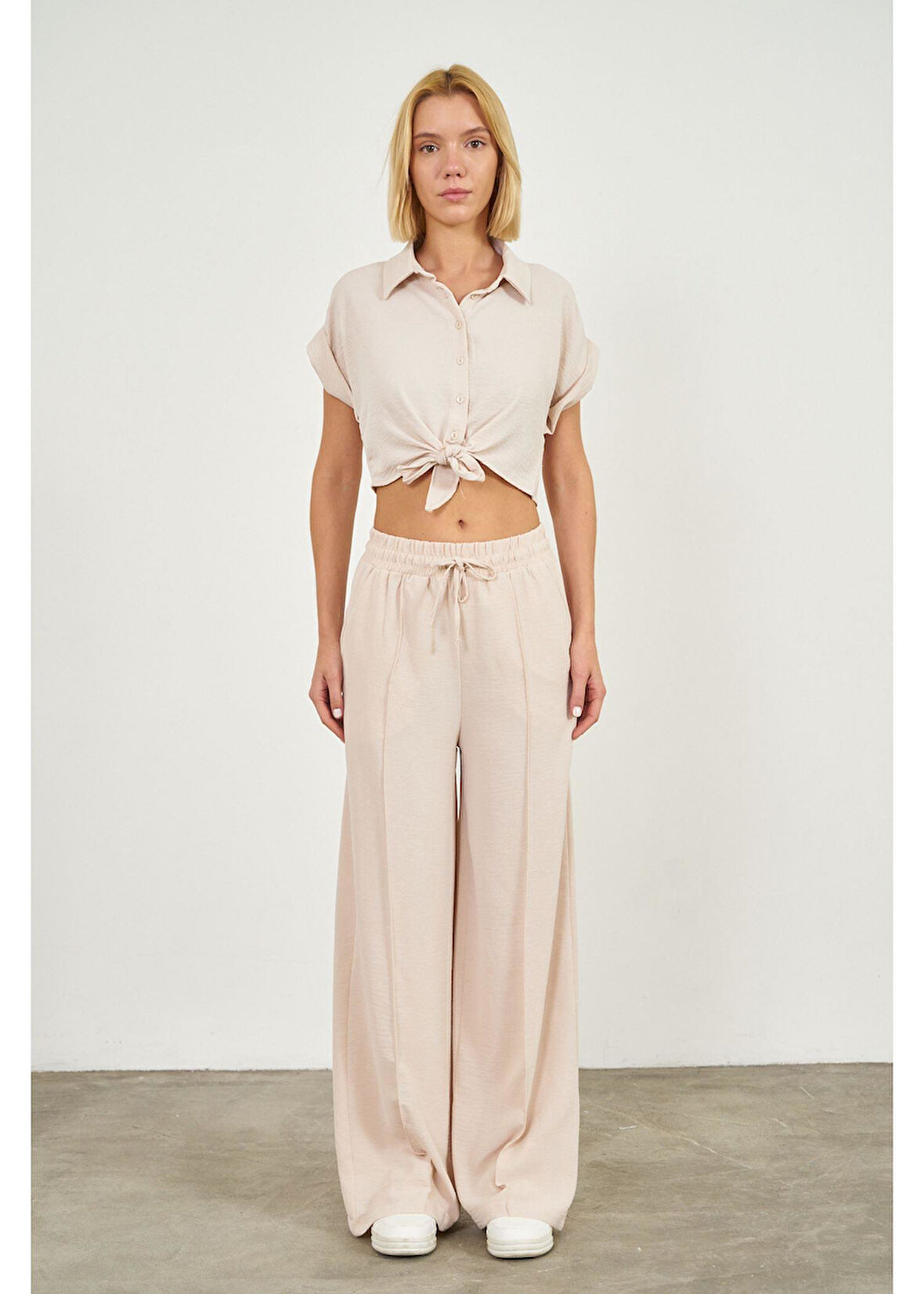 Önden Bağlamalı Kısa Aerobin Gömlek 