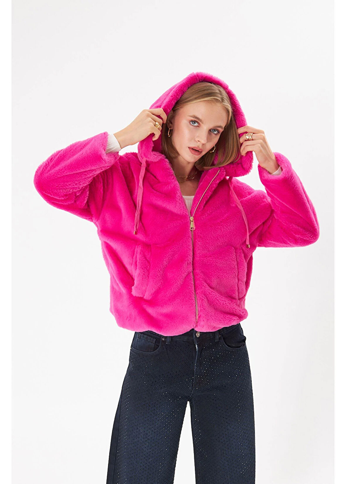 Etek Ucu Lastikli Kapüşonlu Peluş Mont 