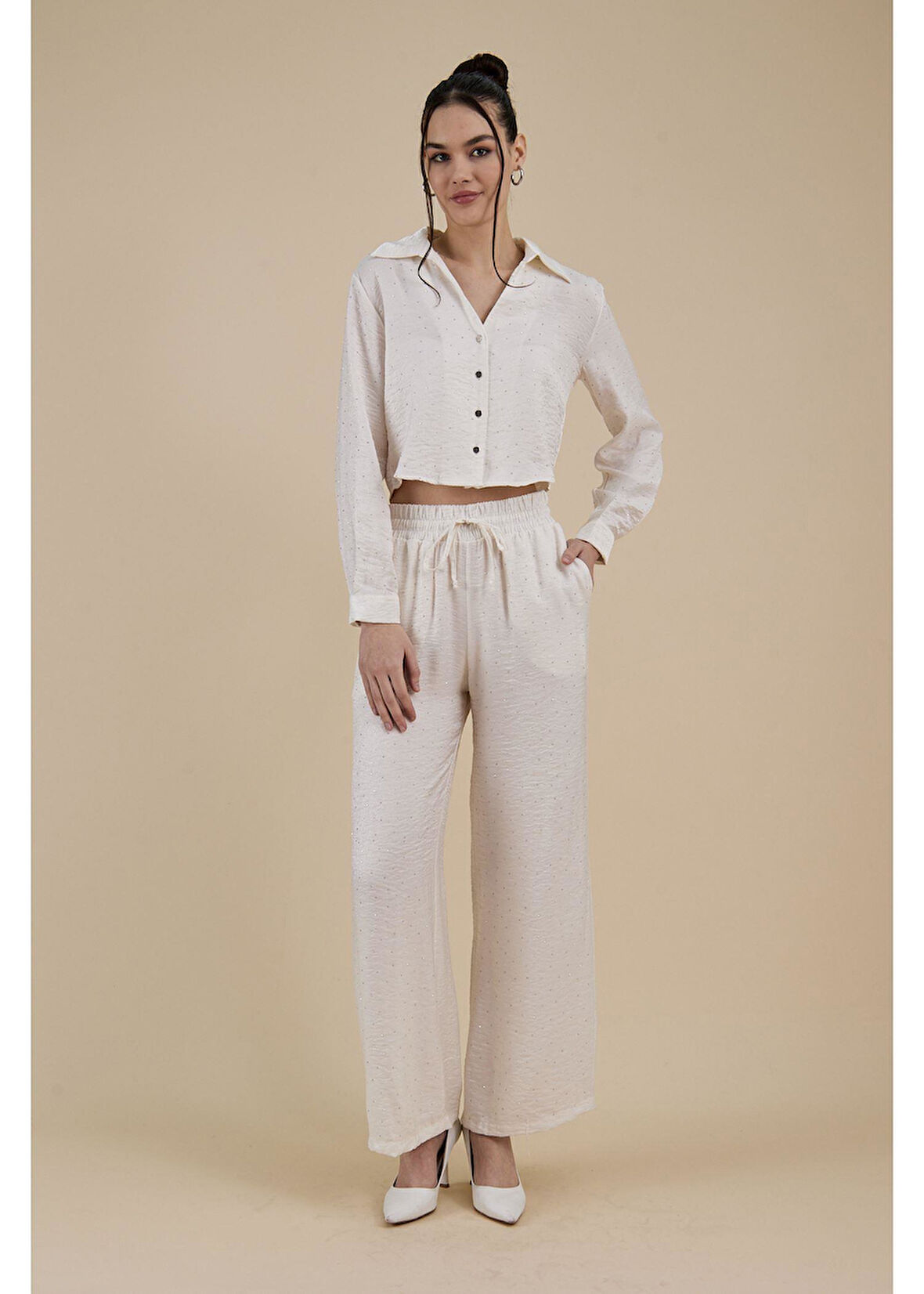 Taş Detaylı Kısa Saten Gömlek 