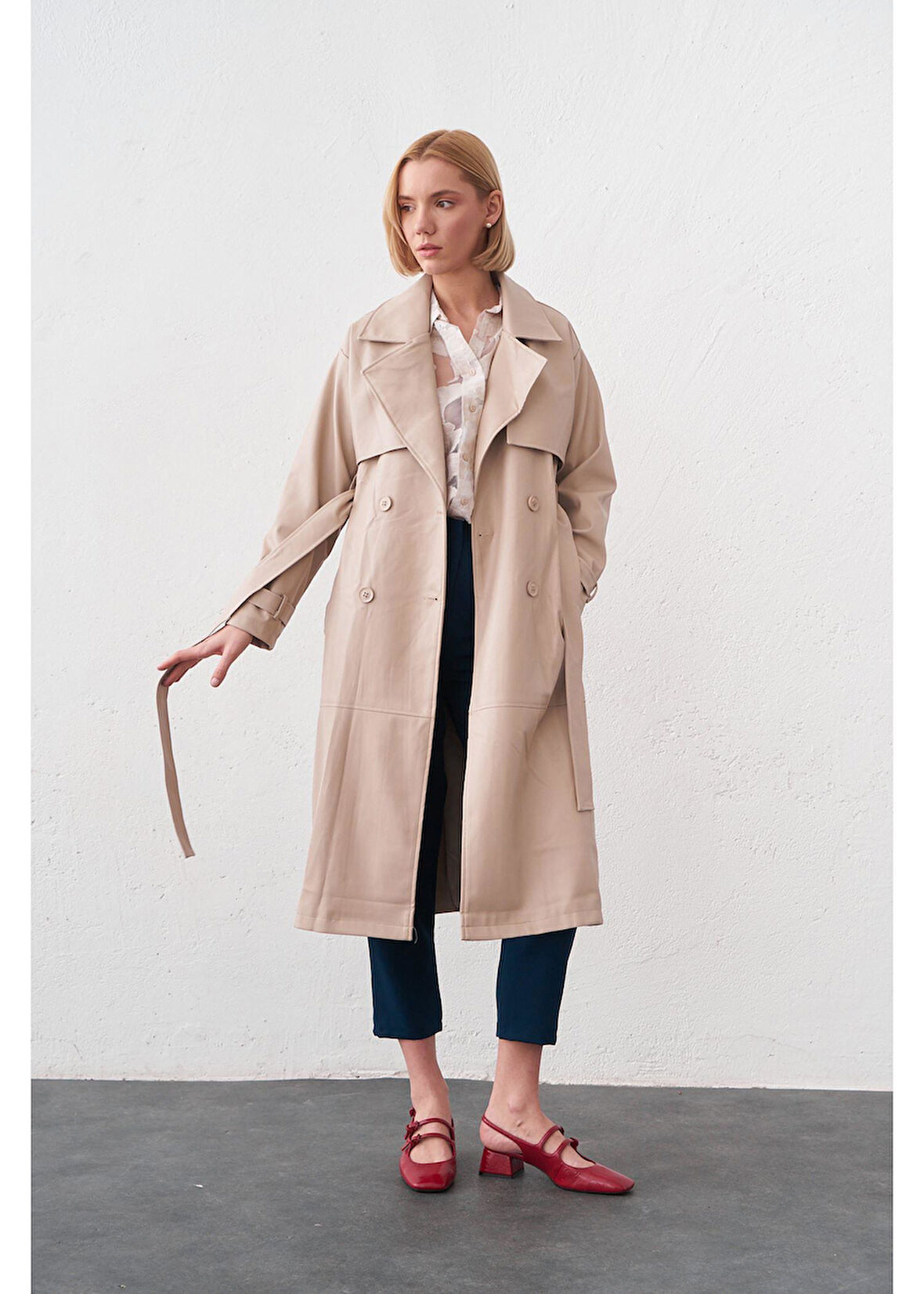 Allerli Kuşaklı Deri Trençkot