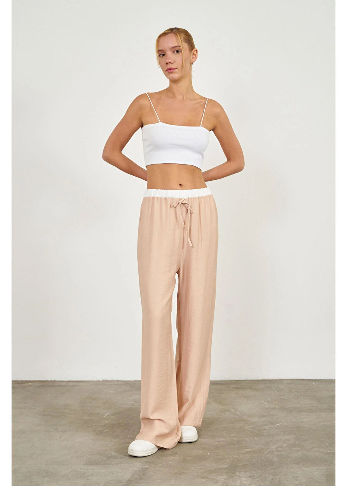 Beli Garnili Bağcıklı Bol Keten Görünümlü Pantolon