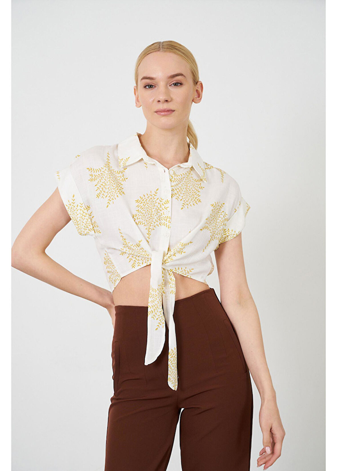 Önden Bağlamalı Baskılı Keten Görünümlü Gömlek