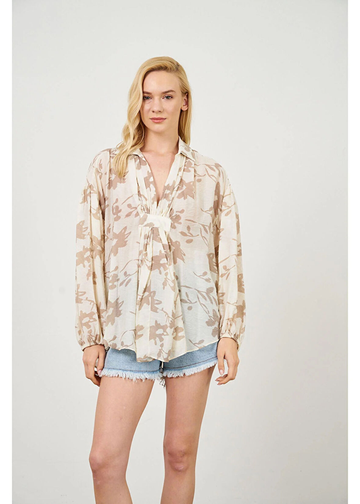 Kolları Büzgülü Yaprak Desen Gömlek 