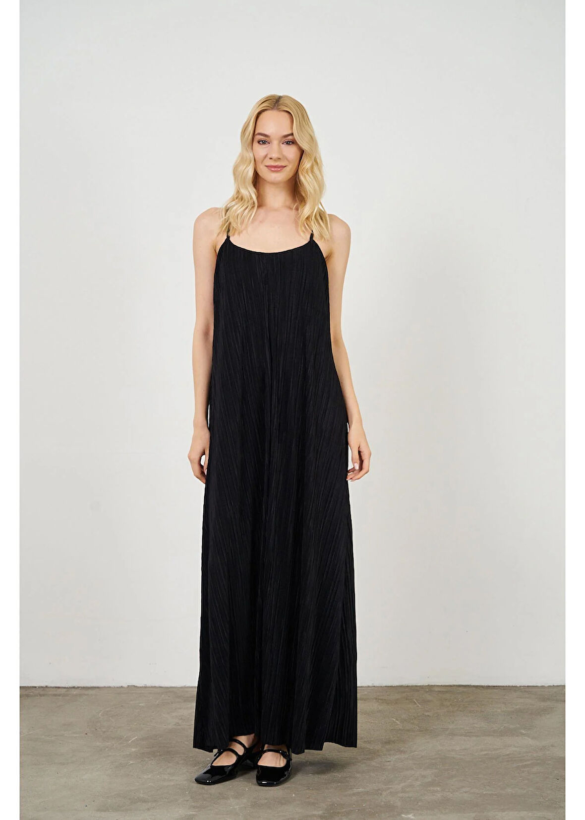 Ayarlanabilir Askılı Plise Elbise