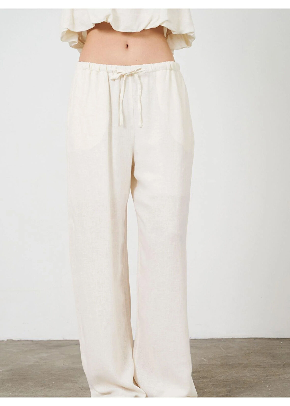 Dar Kemerli Keten Görünümlü Pantolon