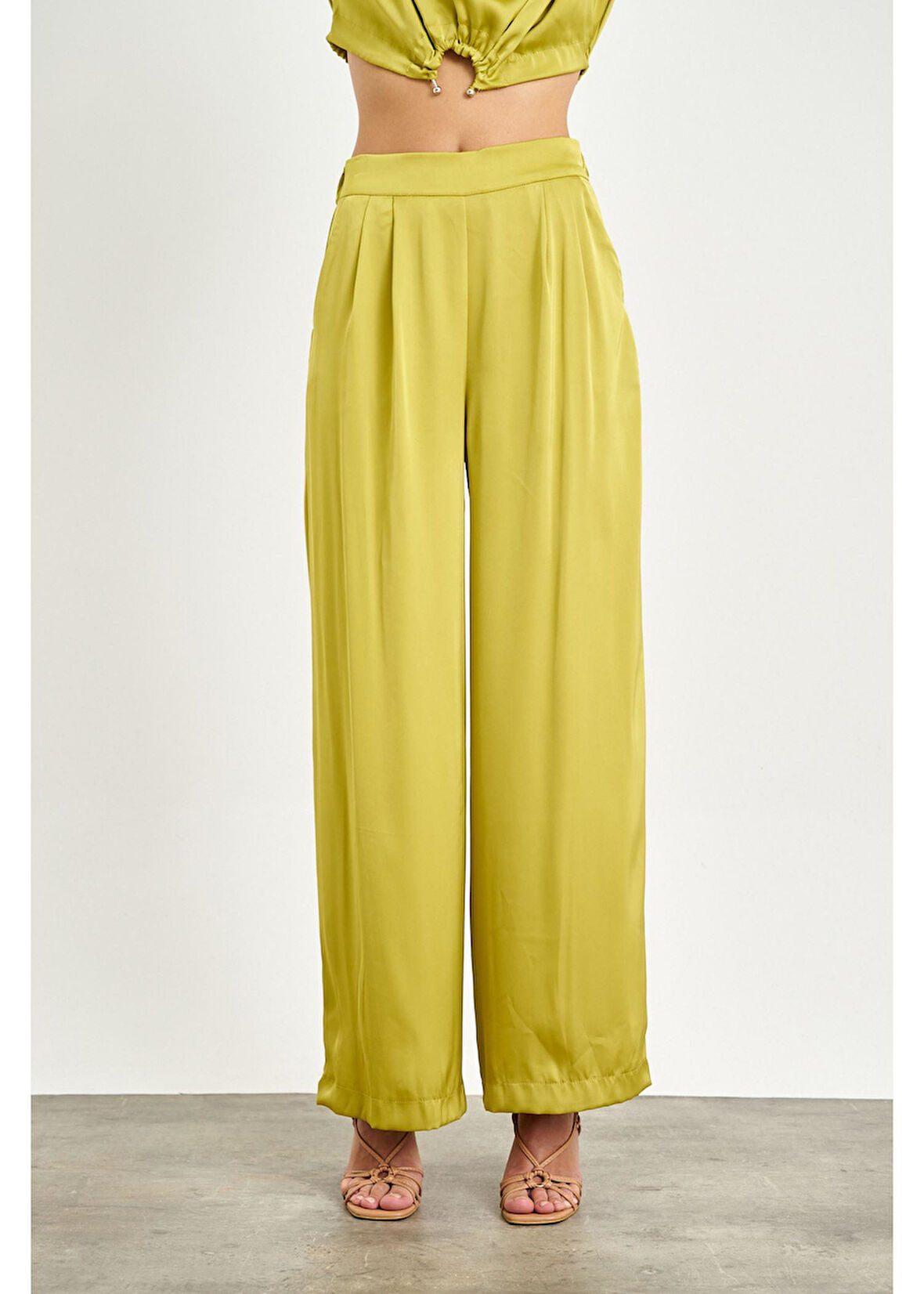 Pile Detaylı Saten Pantolon 