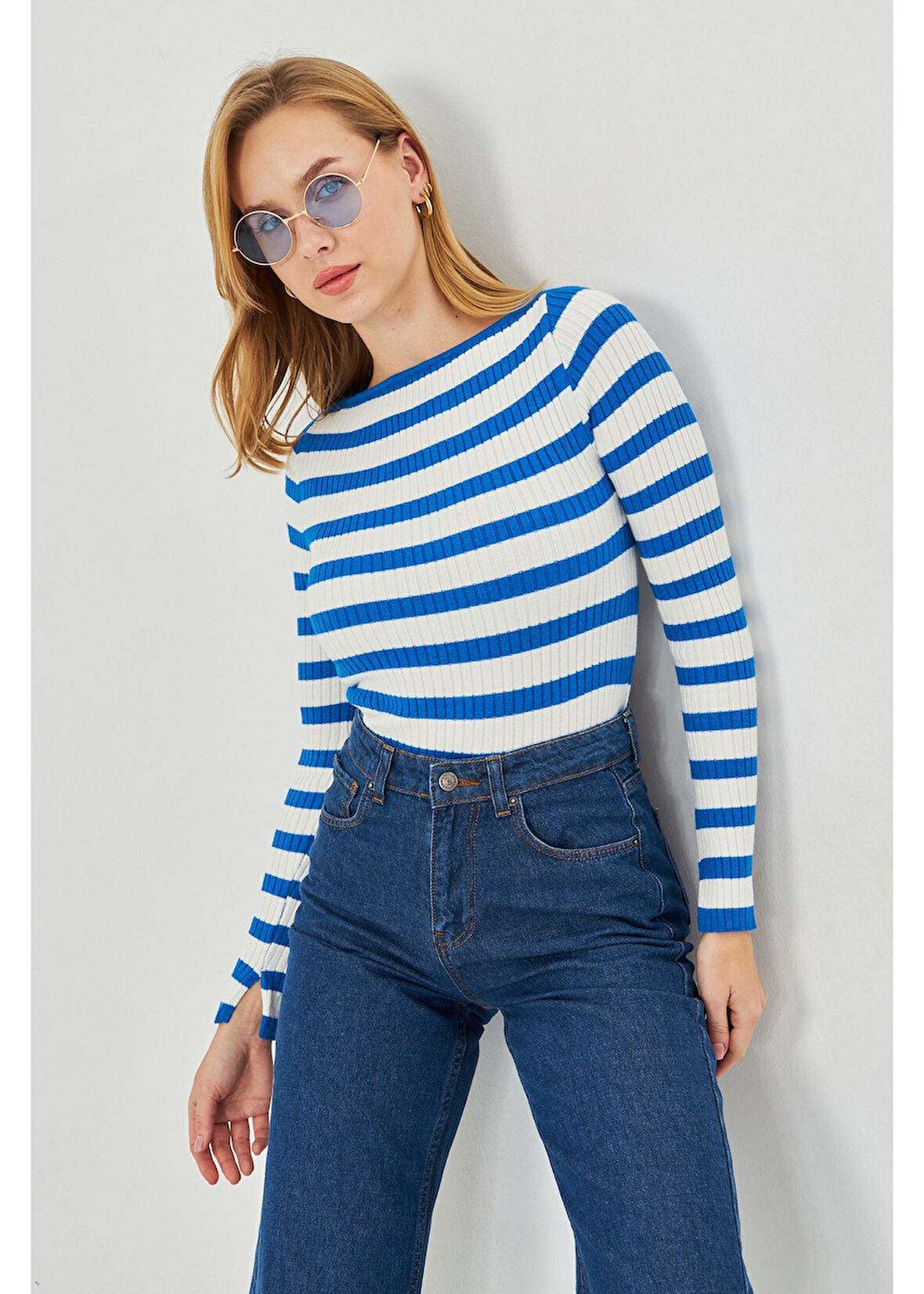 Çizgili Kayık Yaka Triko Kazak 