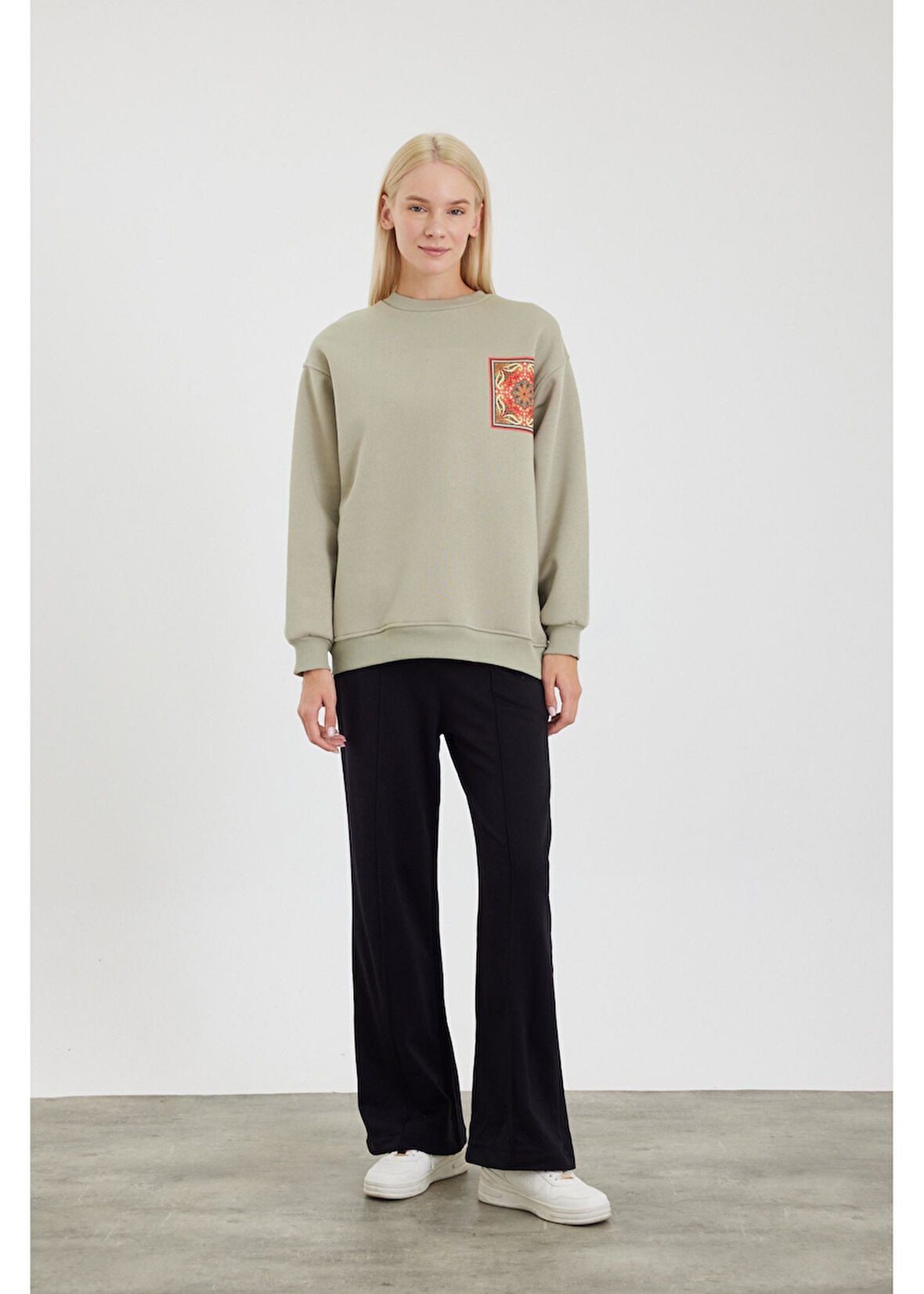Etnik Desenli Sweatshirt
