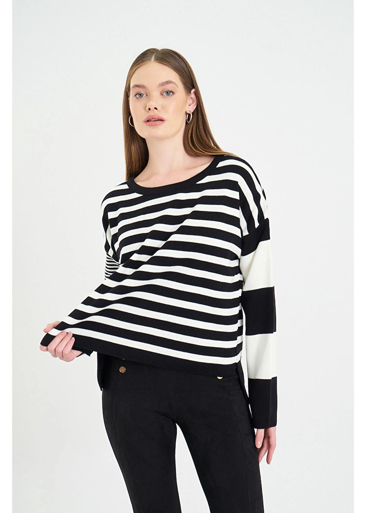 Önü Kısa Arkası Uzun Çizgili Kazak