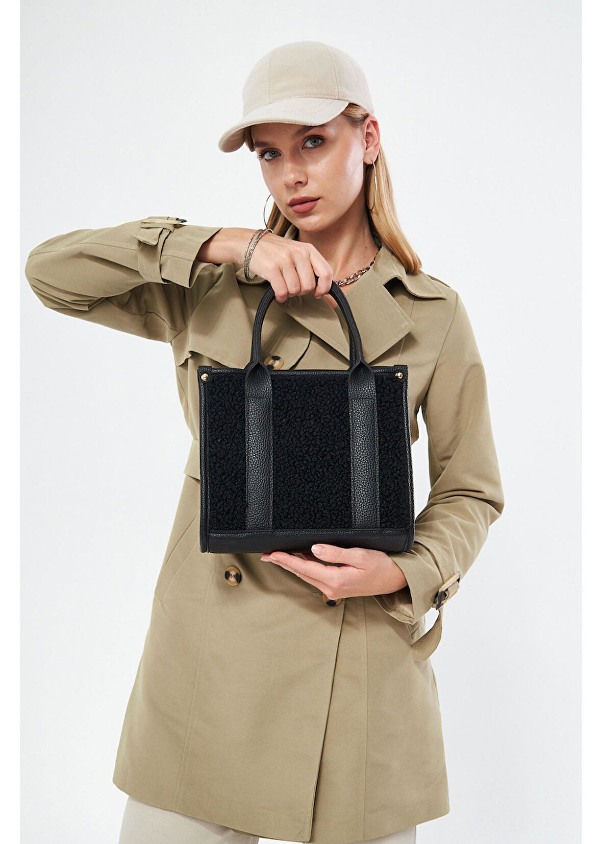 Deri Detay Peluş Çanta 