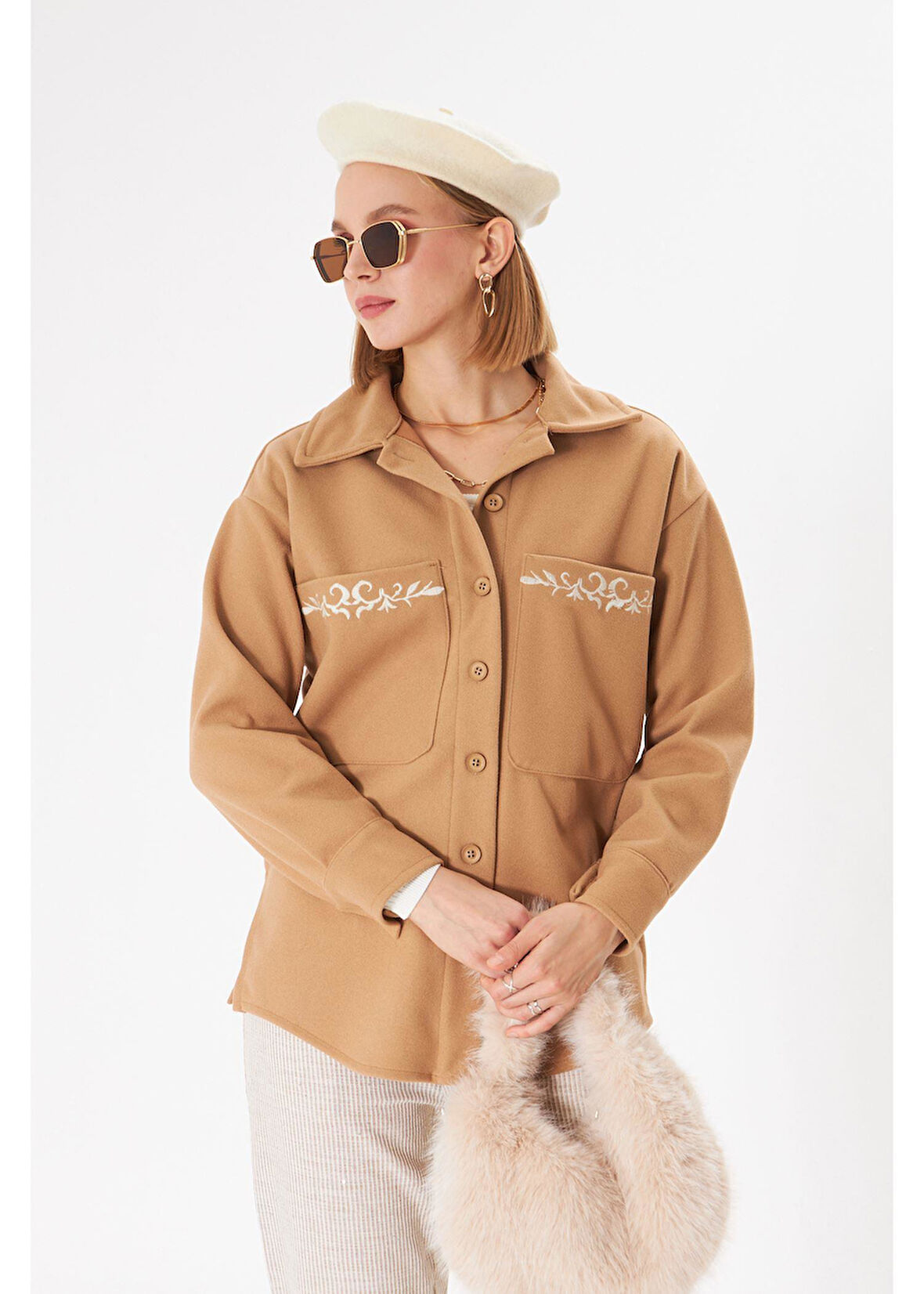 Kalpli Nakışlı Kaşe Gömlek 