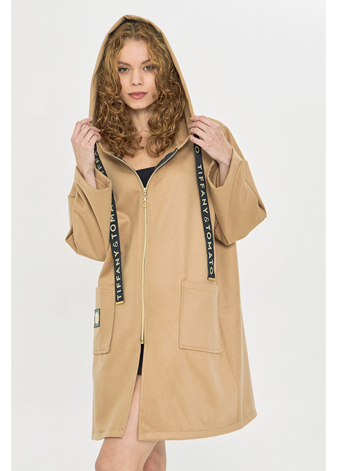 Kapüşonlu Çift Cepli Kaşe Mont 